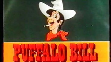 மம்மியில் இருந்து கவர்ச்சியான பெக்கி பாண்டினியுடன் கூடிய நீண்ட கால்கள் திரைப்படம் சிறப்பாக இருந்தது