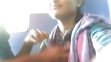 18 VideoZ இலிருந்து அழகான மிக்கி மூருடன் சோபா ஸ்மட்டில்