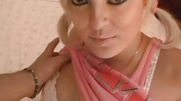 ஈவில் ஏஞ்சலில் இருந்து அழகான வியன்னா ரோஸுடன் ஹேண்ட்ஜாப் வீடியோ