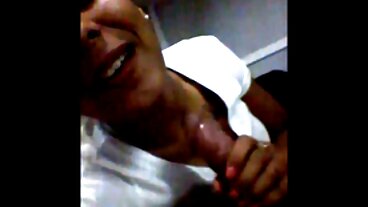 MixedX இலிருந்து உணர்ச்சிமிக்க ஜியா லிசா மற்றும் கேட் க்வின் ஆகியோருடன் துளையிடும் காட்சி