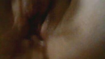ஆபாச உலகில் இருந்து உணர்ச்சிவசப்பட்ட சாஷா ரோஸ் உடன் டாட்டூ படம்