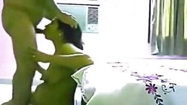 பேங்கில் இருந்து அற்புதமான டோக்கியோ லின்னுடன் டாகிஸ்டைல் ​​காட்சி!