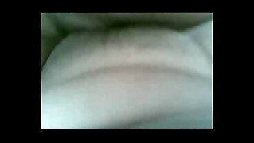 பிரேஸர்களில் இருந்து கவர்ச்சியான வாலண்டினா நகைகளுடன் கூடிய POV திருகு